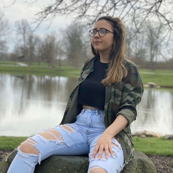 Meet your Posher, Krista - Picture 1 of 1